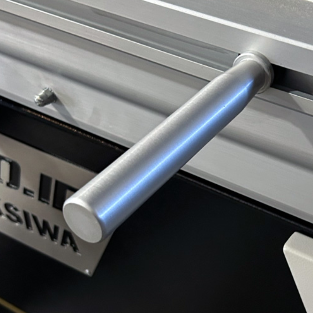 Aluminum cross cut fence handle on Maksiwa BMS.1600.IR sliding table saw