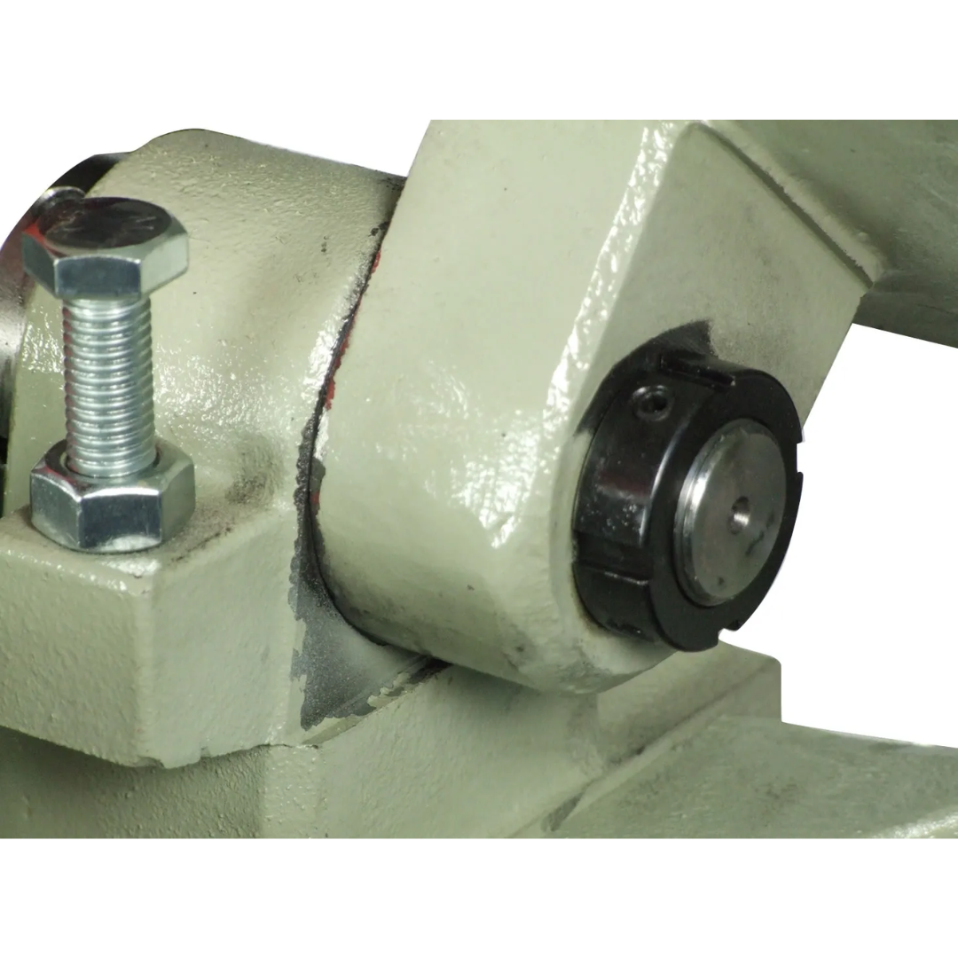 Baileigh 14-Inch Variable-Speed Cold Saw, 120 RPM (CS-350EU) 1002535 close-up of the machine spindle and blade mounting assembly engineered for precise metal cutting performance.
