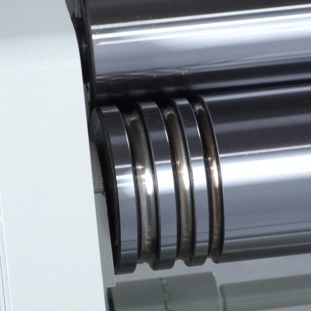 Baileigh 60-Inch Hydraulic Plate Roll, 14-Gauge Mild Steel (PR-514) 1006546 detailed image of multi-roll configuration designed for forming cylinders, cones, and curved sheet metal sections.