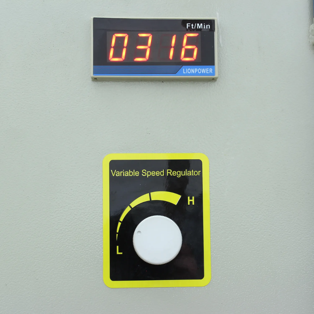 Baileigh BSV-18VS-V2 - Vertical Band Saw 1230389 digital speed display and variable-speed controls for material-specific cutting adjustments.