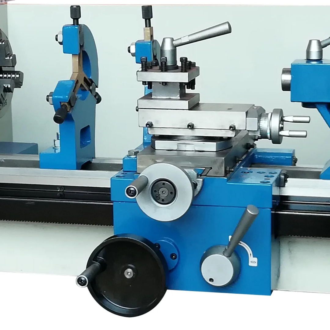 Baileigh Bench Lathe PL-1022VS-V2 1228215 carriage, cross-slide, and tool post system engineered for precision metalworking and turning performance.