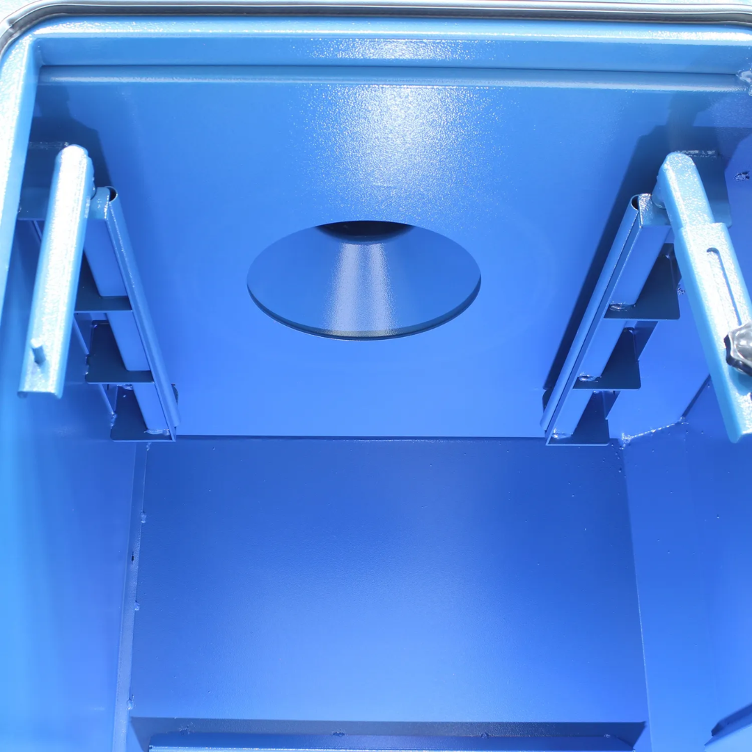 Baileigh Heavy Duty Metal Dust Collector MDC-3500-HD 1017595 top inlet opening designed for efficient metal dust extraction and optimized industrial airflow.