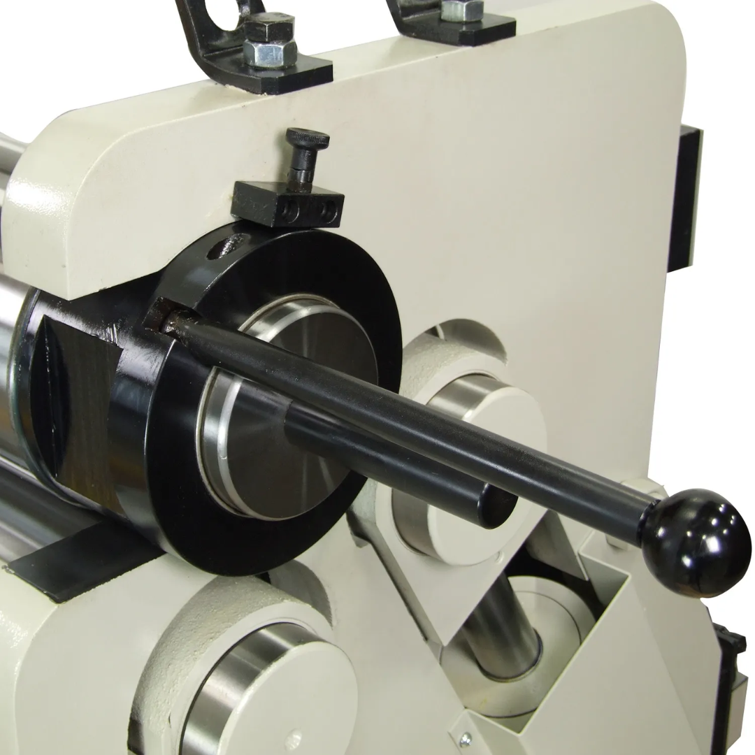 Baileigh Plate Roll PR-609 1006577 manual adjustment handwheel for precise roller positioning and accurate material forming.