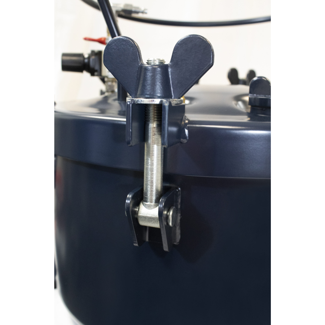 California Air Tools 1810C 10 Gallon Pressure Pot for Resin or Epoxy Casting close-up of secure lid clamp mechanism