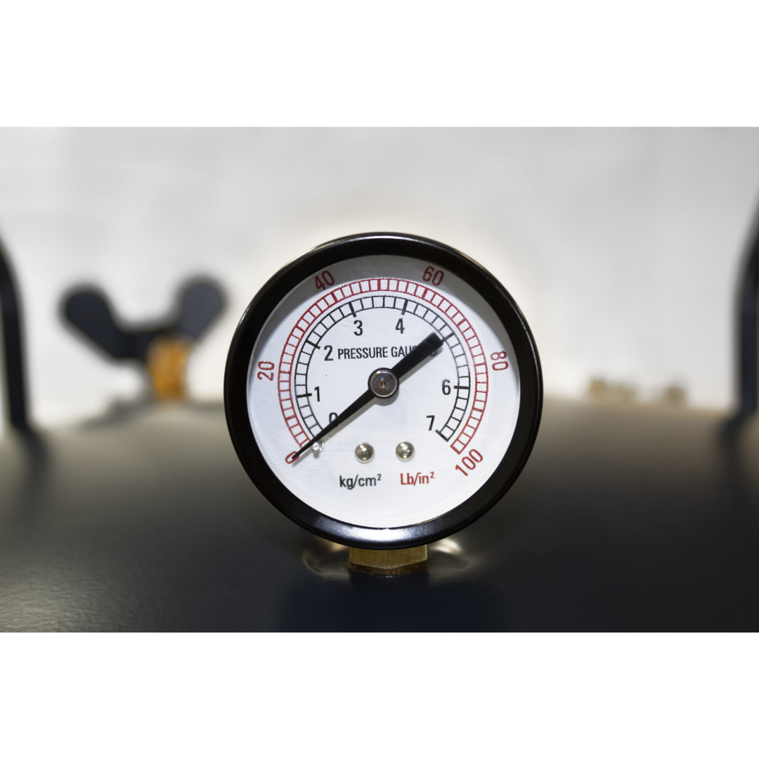California Air Tools 1810C 10 Gallon Pressure Pot for Resin or Epoxy Casting pressure gauge close-up displaying PSI readings