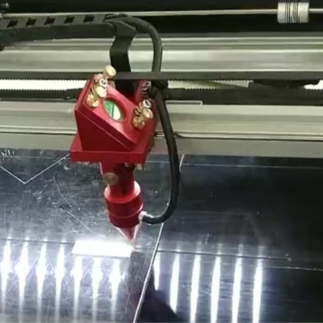 Castaly Engraving / Cutting Laser cutting head engraving material with precision laser beam