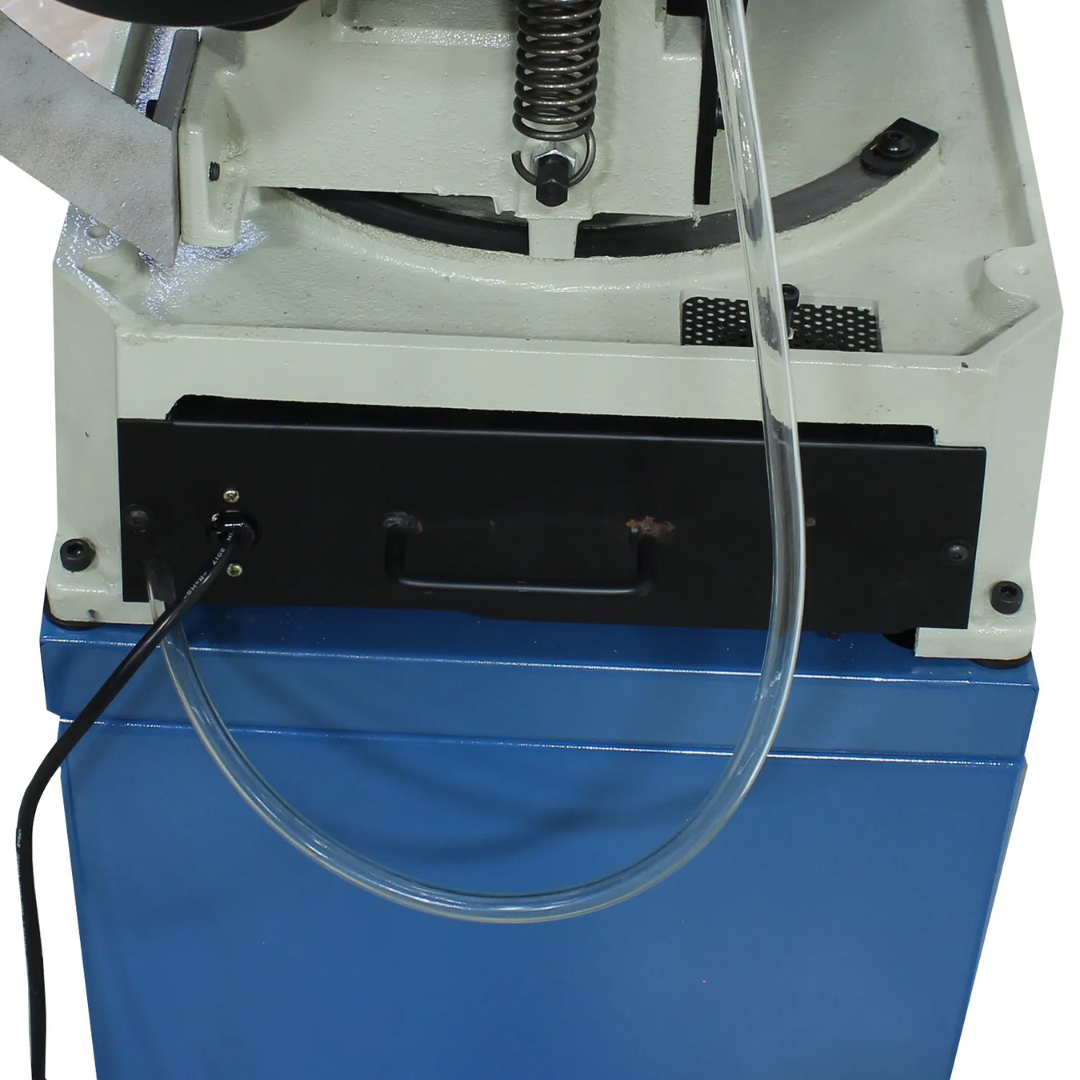 Detailed view of Baileigh Manual Cold Saw CS-250EU 1002426 coolant delivery system and cutting area designed for accurate metal cutting and extended blade life.