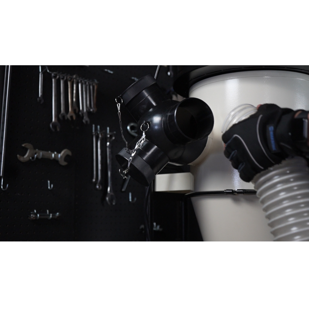 Dust hose connection and intake ports on Maksiwa CY/3.C cyclone dust collector