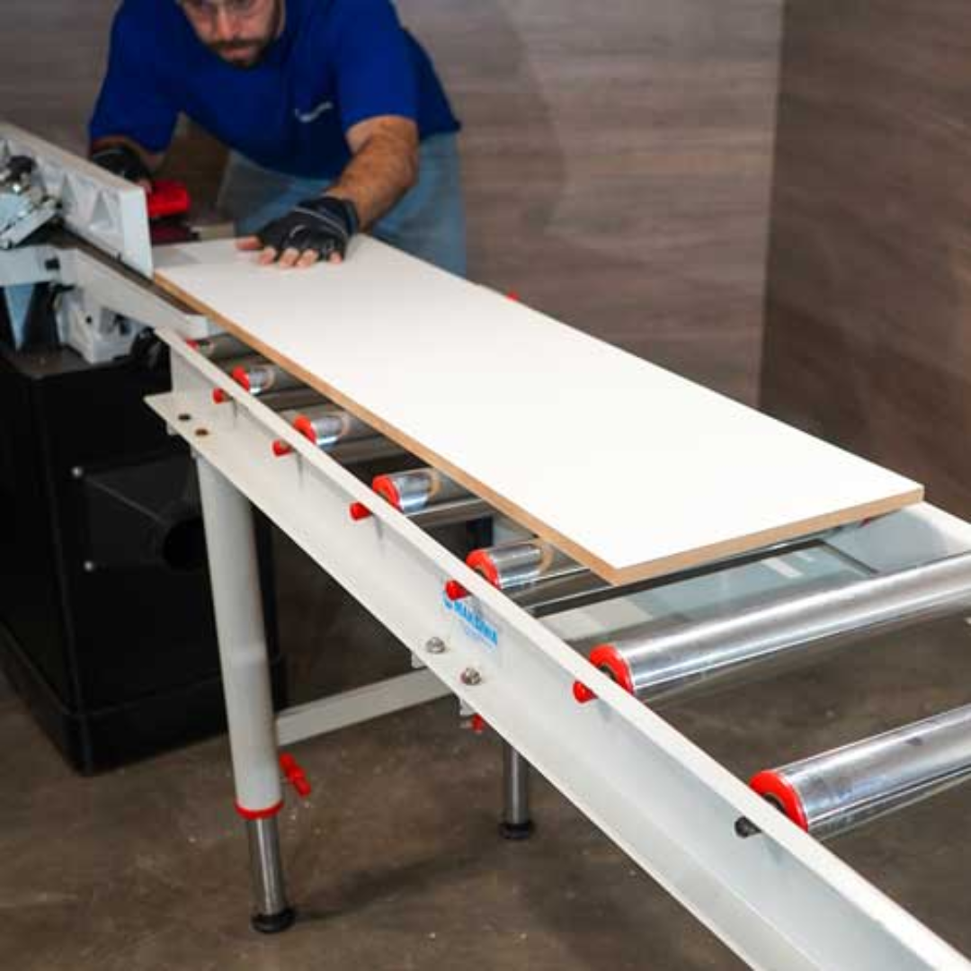 Long board aligned on Maksiwa Roller Stand PRA/9 for smooth material handling