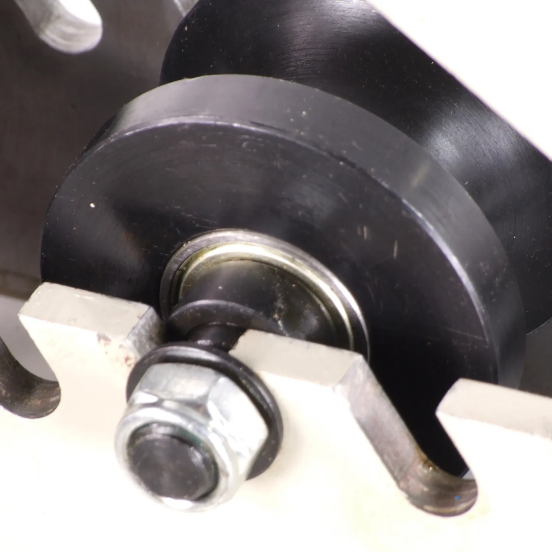 Roller and shaft assembly close-up of the Baileigh Radius Bender - (R-M7) 1006861 engineered for durability and consistent bending performance.
