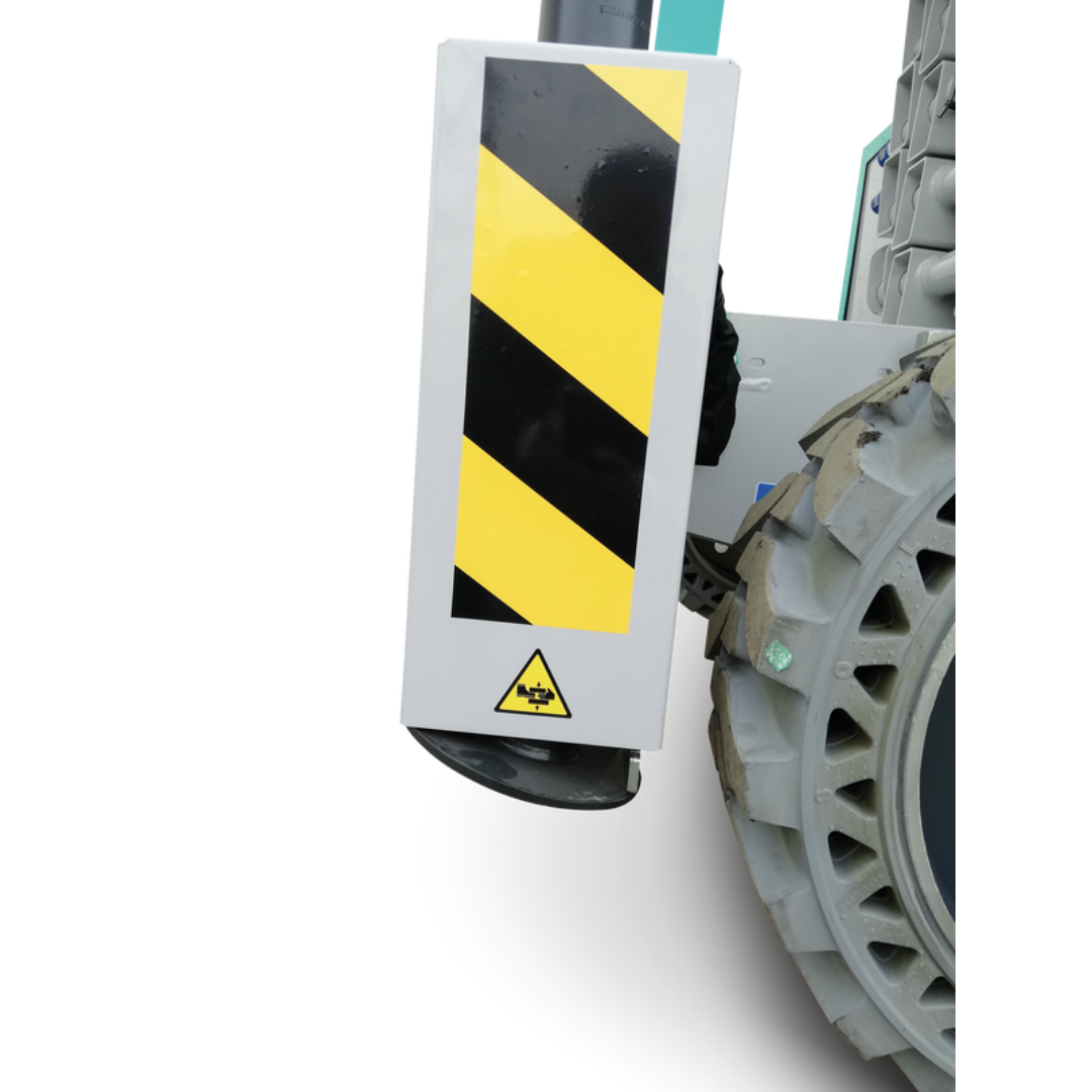 Safety protection detail on IMER IM 7043 DE ROUGH TERRAIN SCISSORS LIFTS showing industrial safety guarding and scissor protection components.
