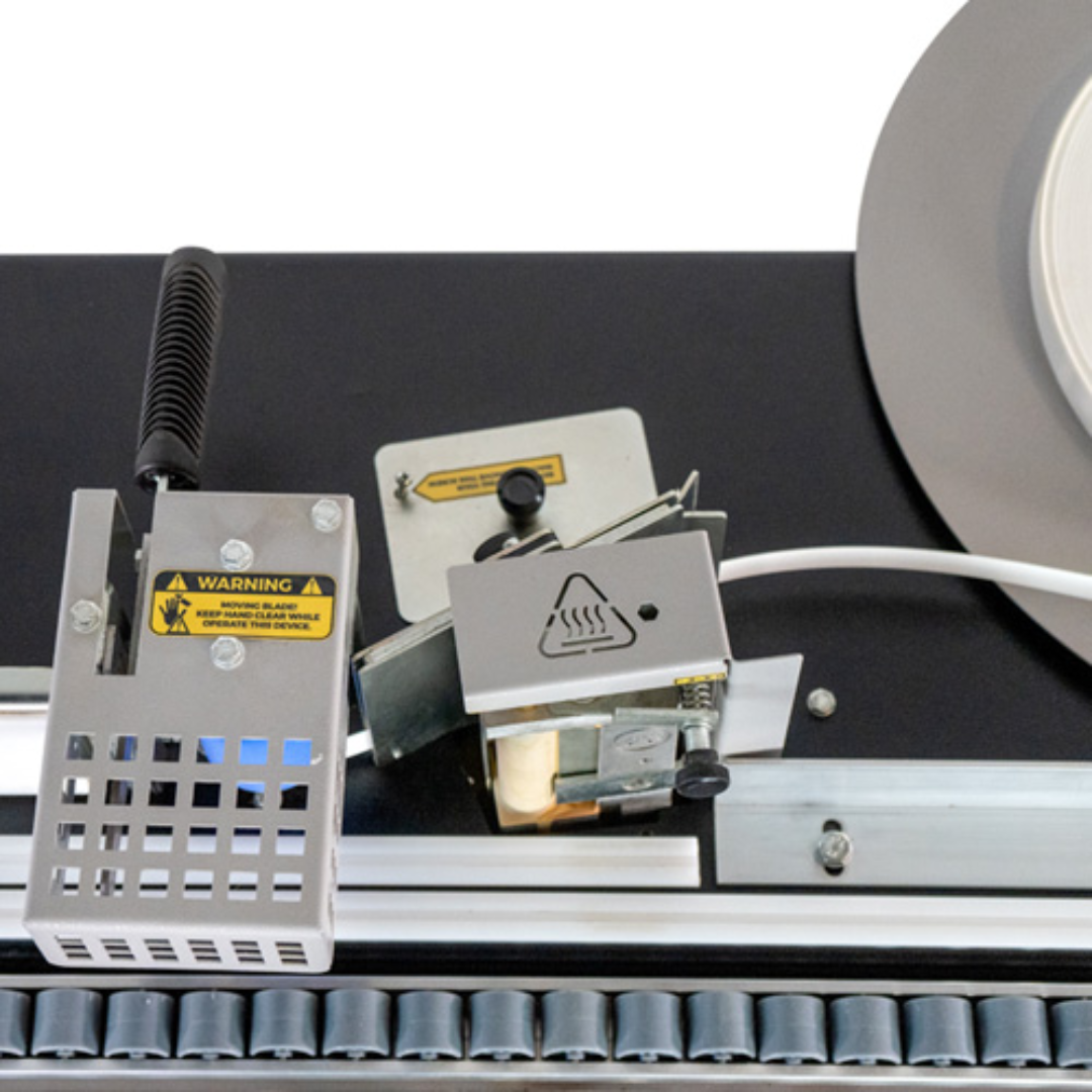 Cabinet Edgebander CBC.MR conveyor roller feed system close-up for smooth panel movement