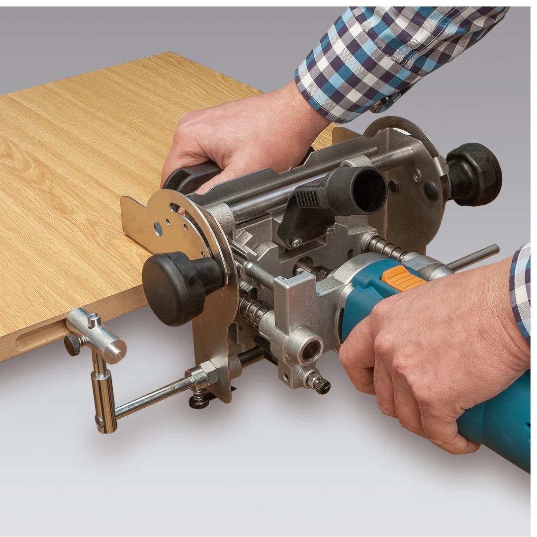 Virutex AB181 Router For OVVO Connectors: Accurate Cuts 7900699 in use cutting precise slots for OVVO connectors in wood panels
