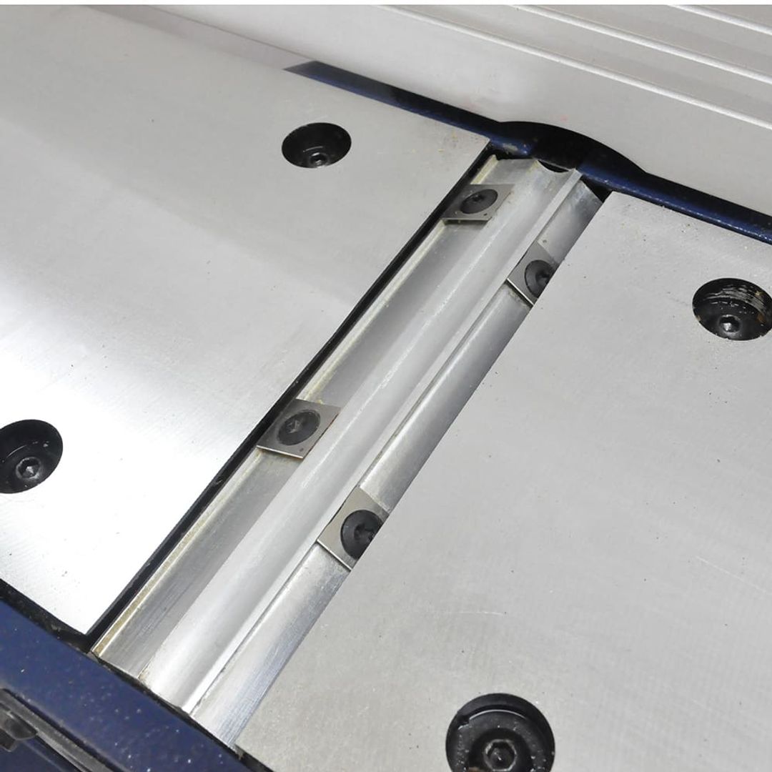 RIKON 20-1000H 10" benchtop jointer with helical-style insert cutterhead.