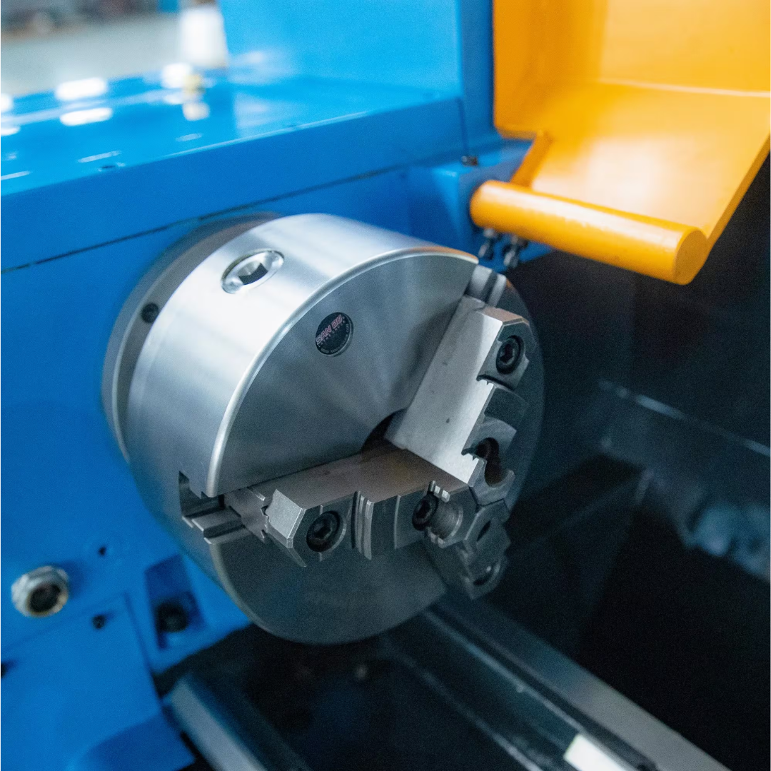 Baileigh 13" x 40" Gear Head Engine Lathe (PL-1340E-1) BA1-11223 close-up of the precision spindle and chuck assembly for turning, facing, drilling, and threading operations.