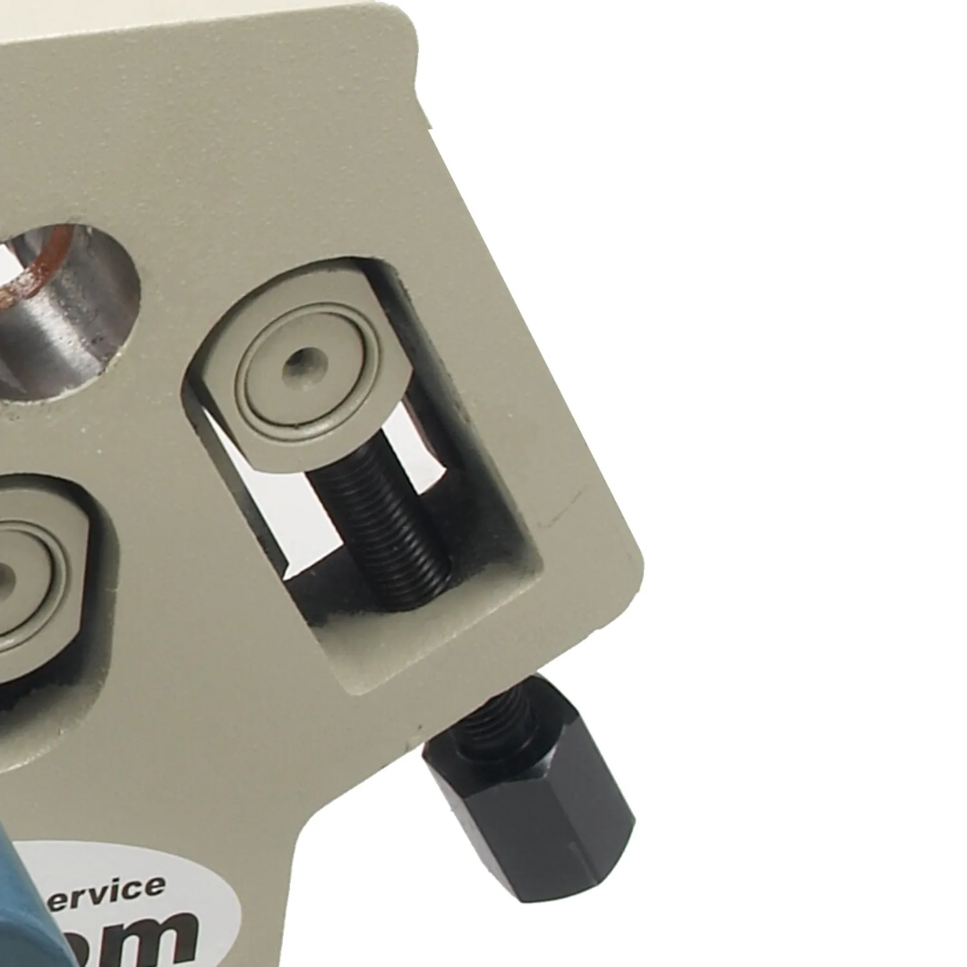 Baileigh 50-Inch Manual Slip Roll, 16-Gauge Mild Steel (SR-5016M) 1007348 detailed view of roll adjustment mechanism enabling precise radius control and repeatable fabrication results.