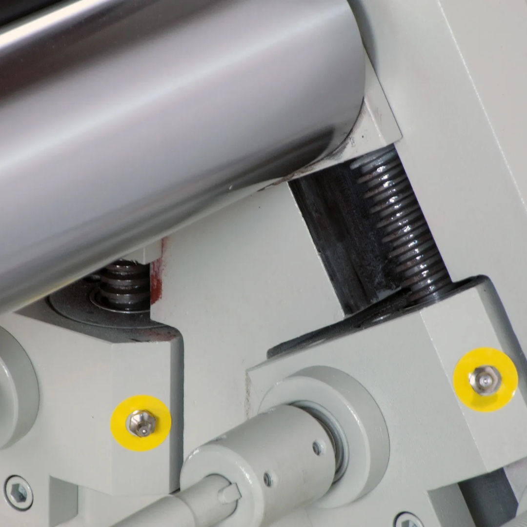 Baileigh 60-Inch Hydraulic Plate Roll, 14-Gauge Mild Steel (PR-514) 1006546 close-up of hydraulic roller adjustment mechanism ensuring precise material handling and forming accuracy.