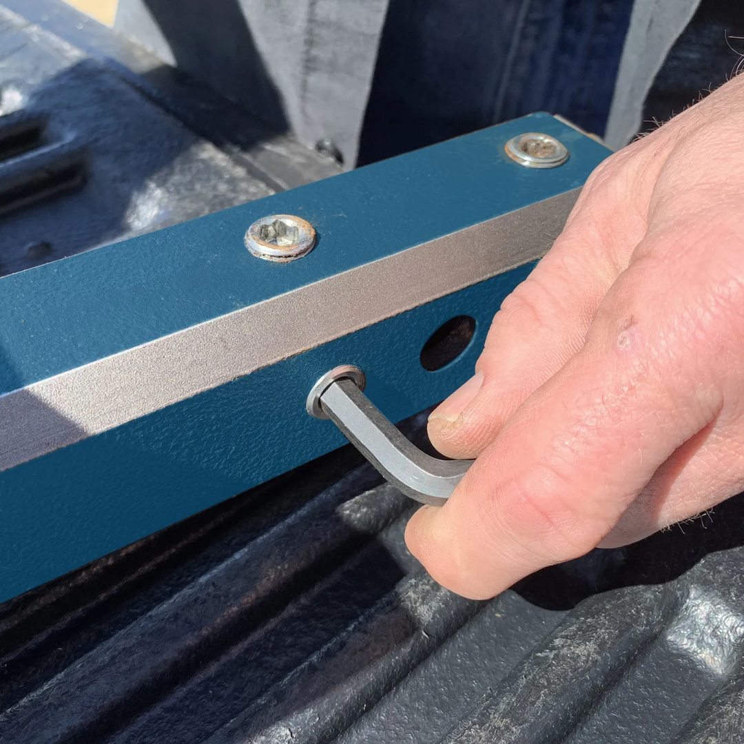 Baileigh 6" Heavy Duty Hitch Vise BV-6HV 1227908 quick-adjust clamping mechanism providing efficient operation, secure workpiece control, and reliable performance for professional users.