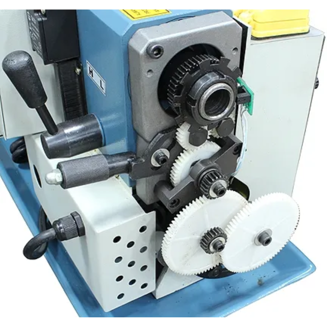 Baileigh Bench Top Lathe (PL-714VS-V2) 1228214 detailed view of the gear and drive system engineered for smooth power transmission and precision machining performance.