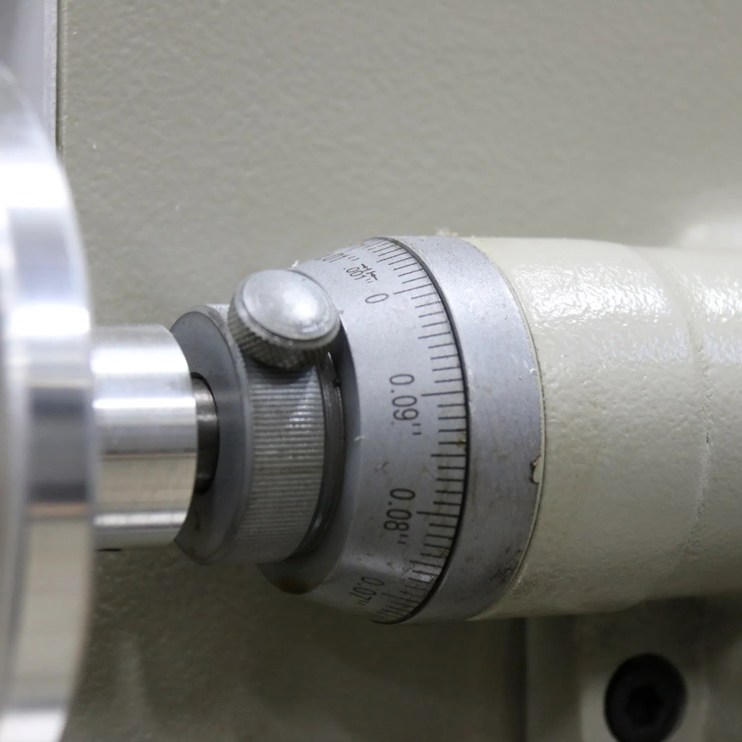 Baileigh Vertical Mill Drill VMD-828G 1020692 spindle and chuck assembly delivering precise tool holding, smooth operation, and dependable machining accuracy.