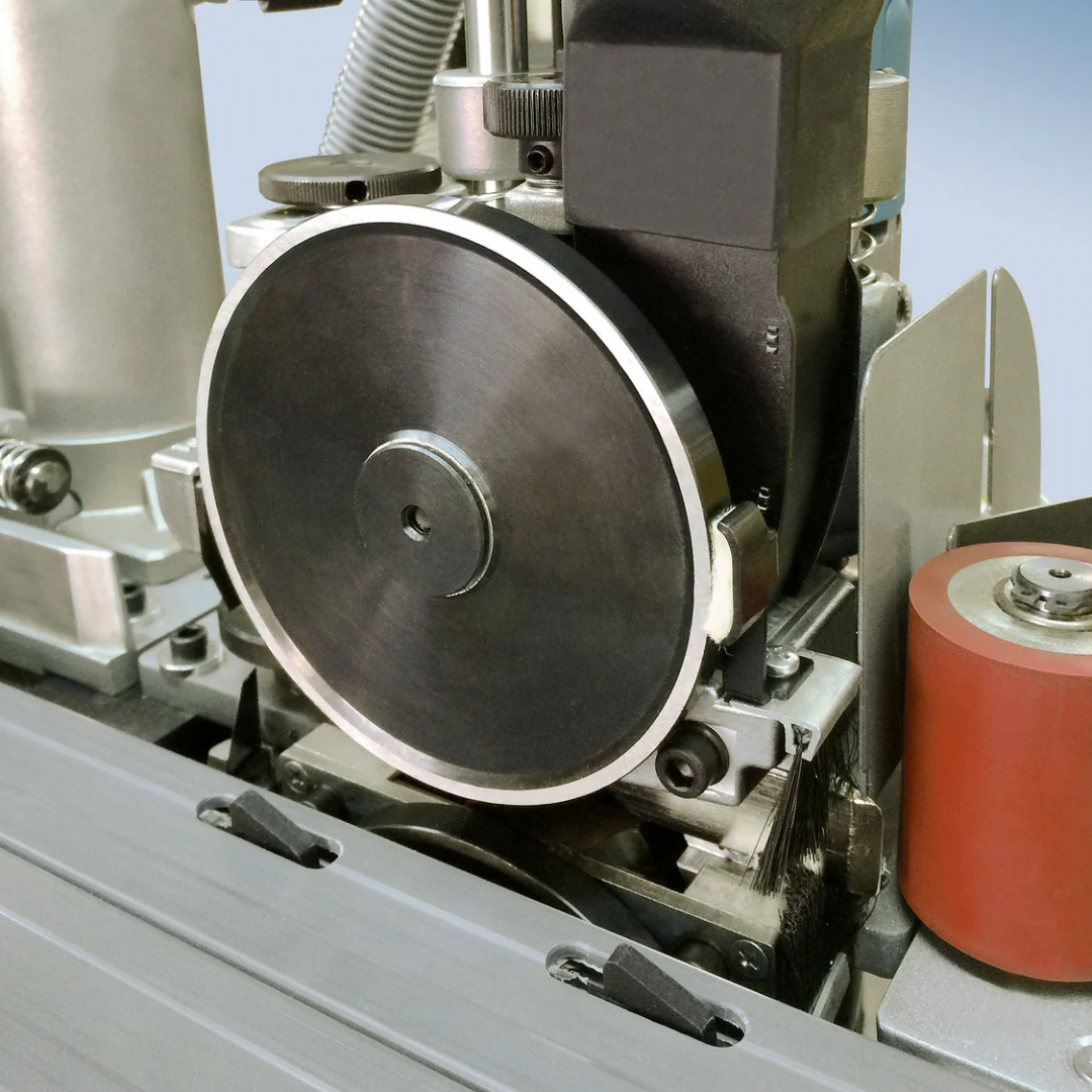 Close-up of trimming and cutting system on Virutex Automatic Hot Melt Edgebander Rapid EB135 8500295 for clean edge finishing