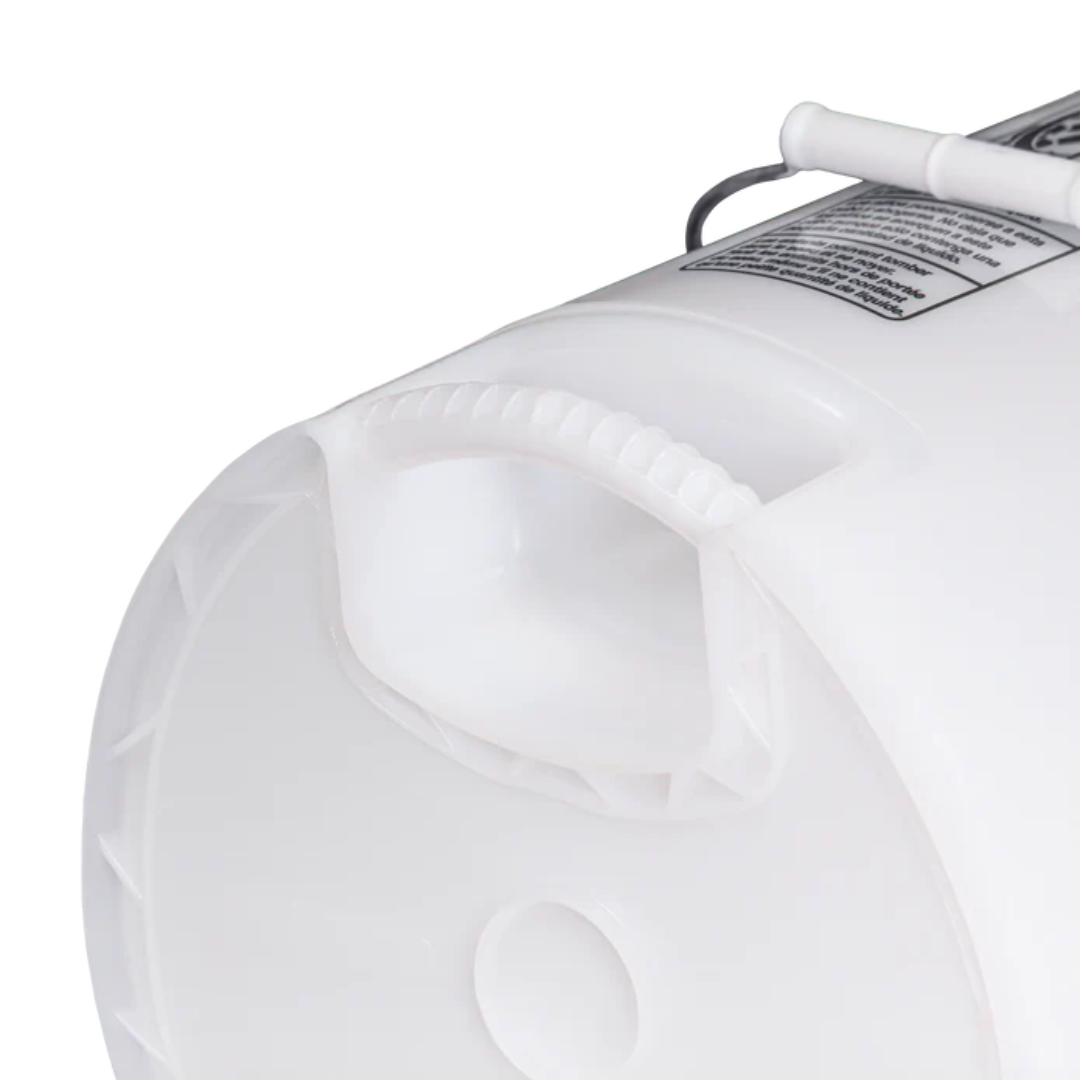 Ecopoxy EcoPoxy 19L Pour Pail White EPPRP19-WH close-up of reinforced handle and sturdy construction for safe transport of liquids