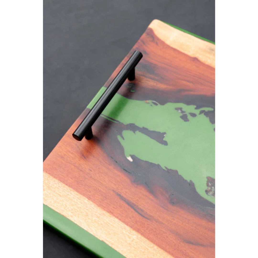 Ecopoxy Liquid Color Pigments used for layered epoxy design with smooth gradient color transitions.