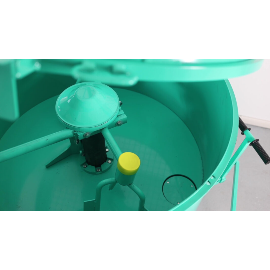 IMER MIX 750 Vertical Shaft Mixer close-up view of aggressive vertical shaft paddle assembly engineered for efficient and consistent material blending