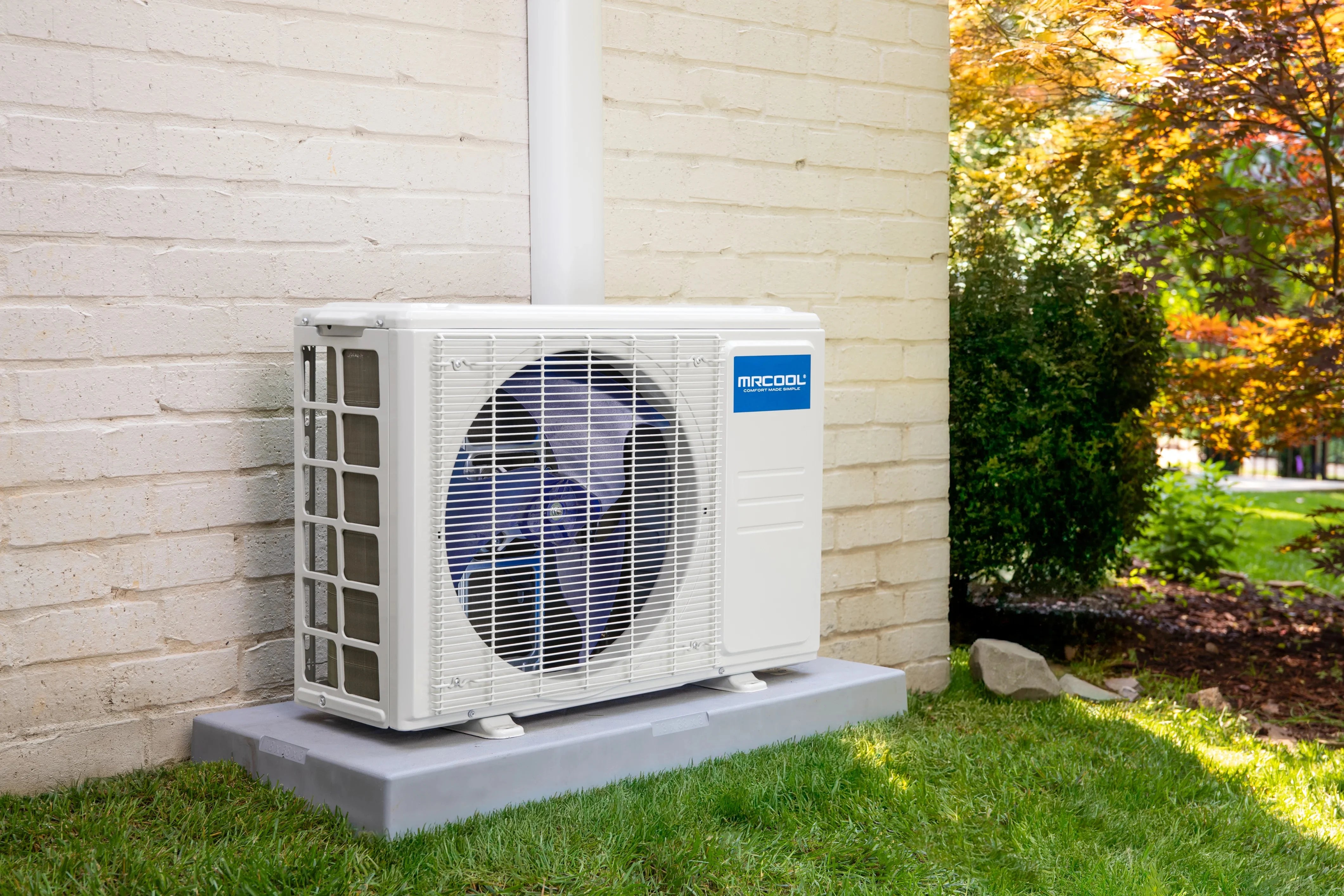 MRCOOL 5th Gen DIY 18k  Single Zone Mini-split System (230v) DIY-18-HP-WM-230D25-O condenser outdoor view