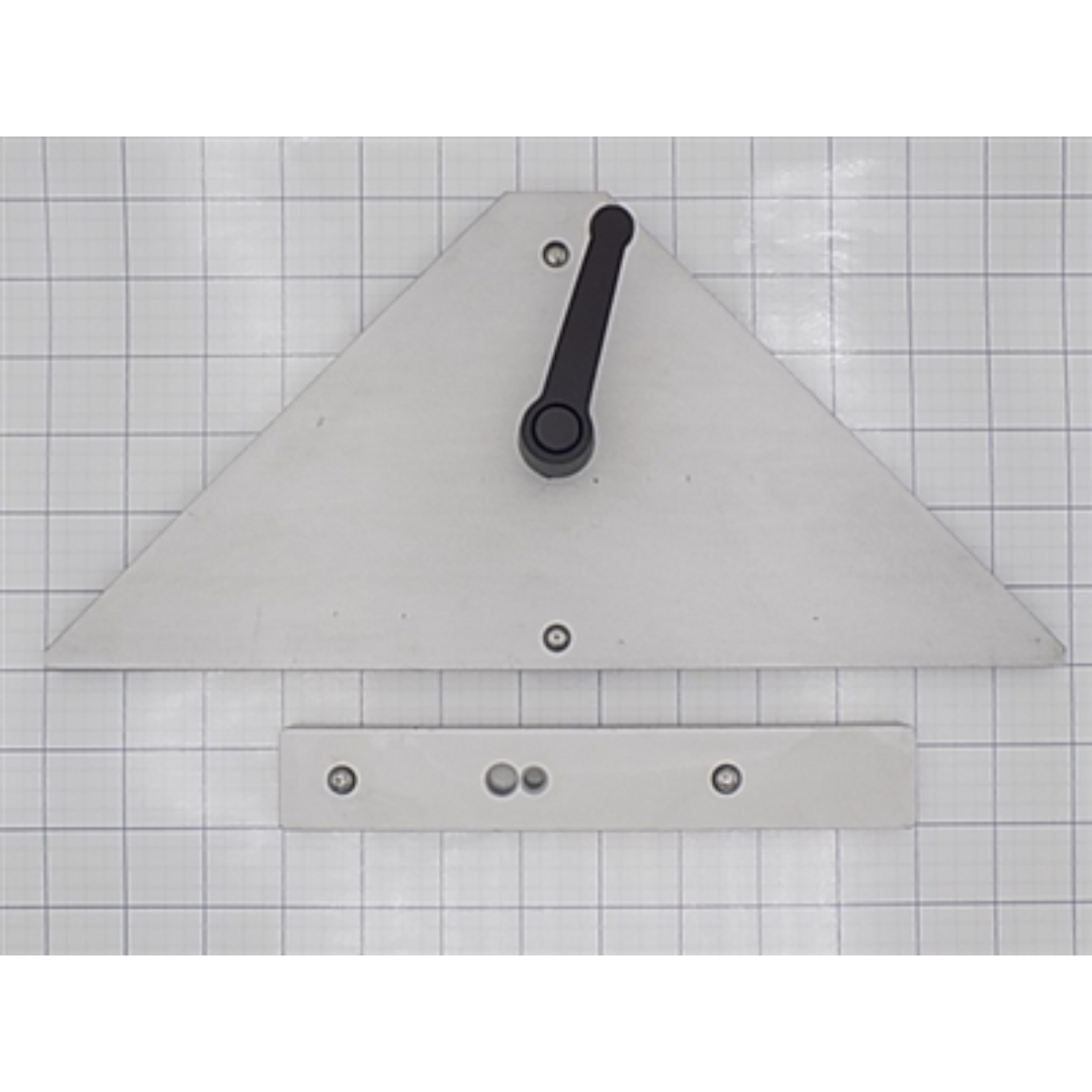 Maggi Reference Fences 45 & 90 Degree Mouldings 21/23/29 26000069 top view showing angle reference plate and mounting bar for precise positioning in line boring applications