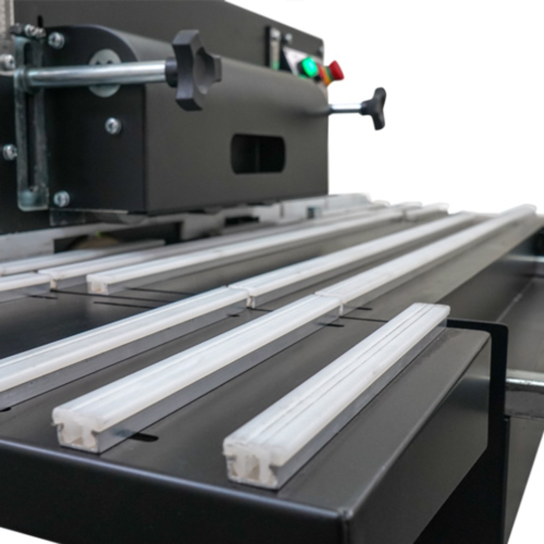 Maksiwa RBB.4G Edge Trimmer Machine close-up of roller convey or bed for smooth automatic panel feeding