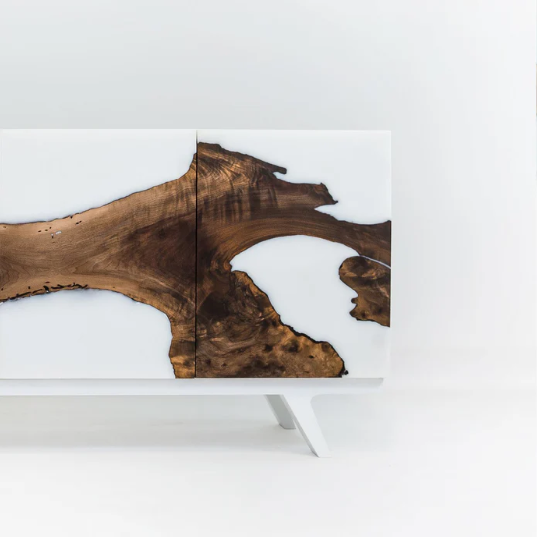Natural wood slab casting project using Ecopoxy SnowWhite EPSWK20‐15L white epoxy resin.
