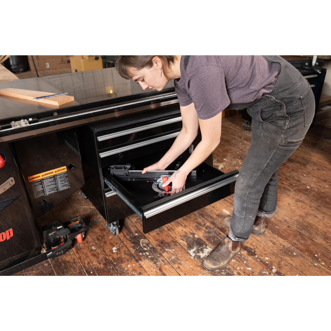 SawStop Scale Miter Gauge TSA-SMG in use on a table saw, demonstrating smooth adjustment, reliable angle positioning, and precise woodworking performance.