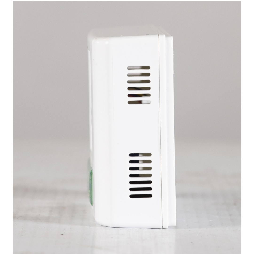 Side ventilation and housing design of the Ebac Touch Control Panel 1118400 engineered for reliable operation in industrial and commercial environments.