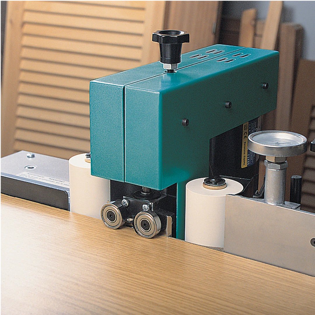 Virutex EB10C Compact Edgebander Machine 5100097 close-up of glue and feed system for precise edge application