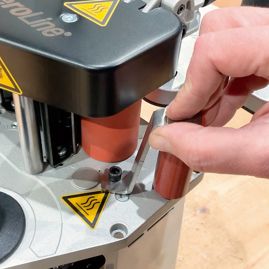 Virutex Portable Edgebander PEB Zeroline® (230 V) 5000810 detailed view of trimming and finishing process