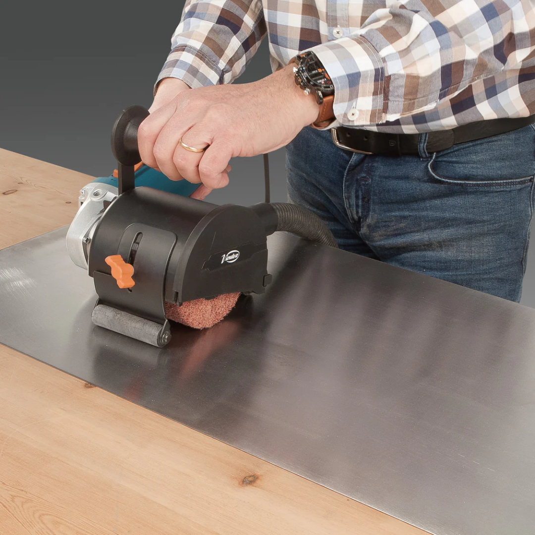 Virutex ST62 Brush Sander For Curved Surfaces (120V) 6200599 operator using brush sander on edge detail for smooth finishing